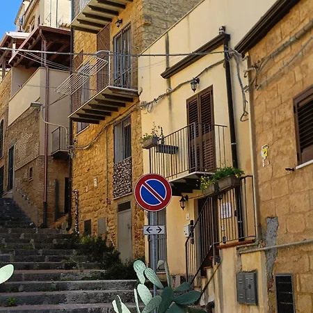 A Due Passi Dal Centro Sweet 3*