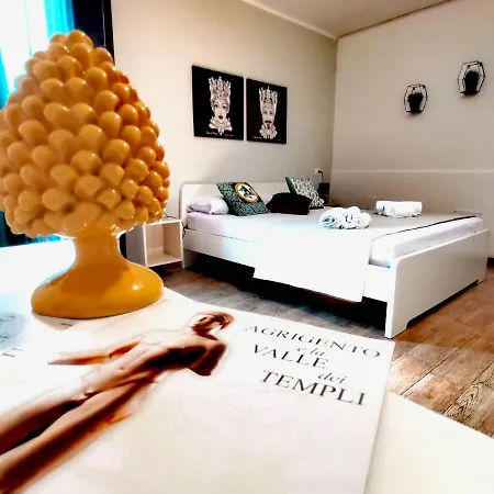 A Due Passi Dal Centro Sweet 3* Агридженто