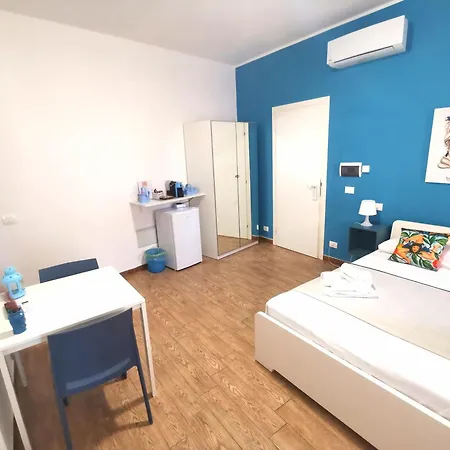 Guest house A Due Passi Dal Centro Sweet 3*